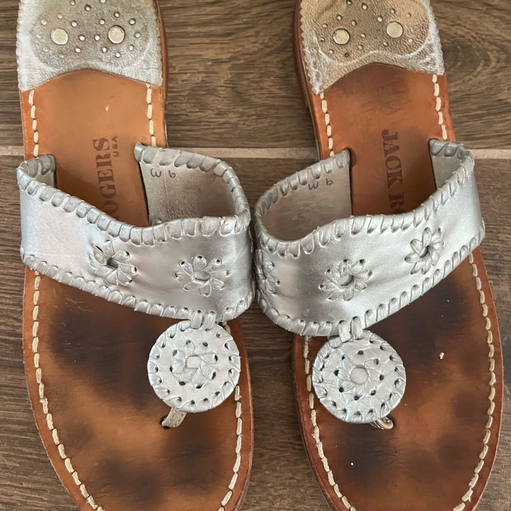 Jack Rogers Silver Leather Daisy Thong Slide Sandal - Picture 2 of 7